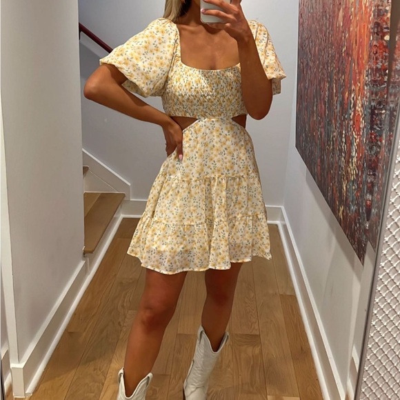 BaeVely Dresses & Skirts - These Three Boutique Side Cut Out Floral Dress | SMALL